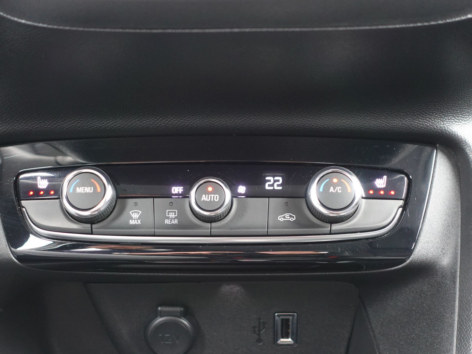 Fahrzeugabbildung Opel Corsa-e Elegance,ActiveDrive,3-phasig,Sitzhz,LED