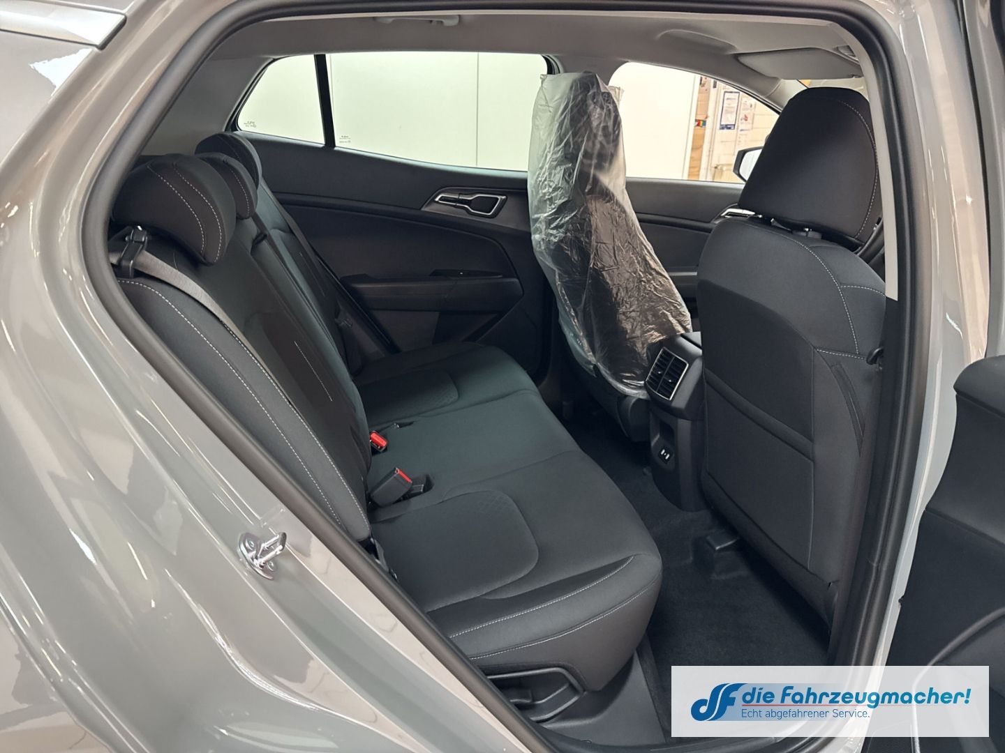 Fahrzeugabbildung Kia Sportage 1.6 T-GDI AWD 7DCT 2-Zonen-Klimaautomat