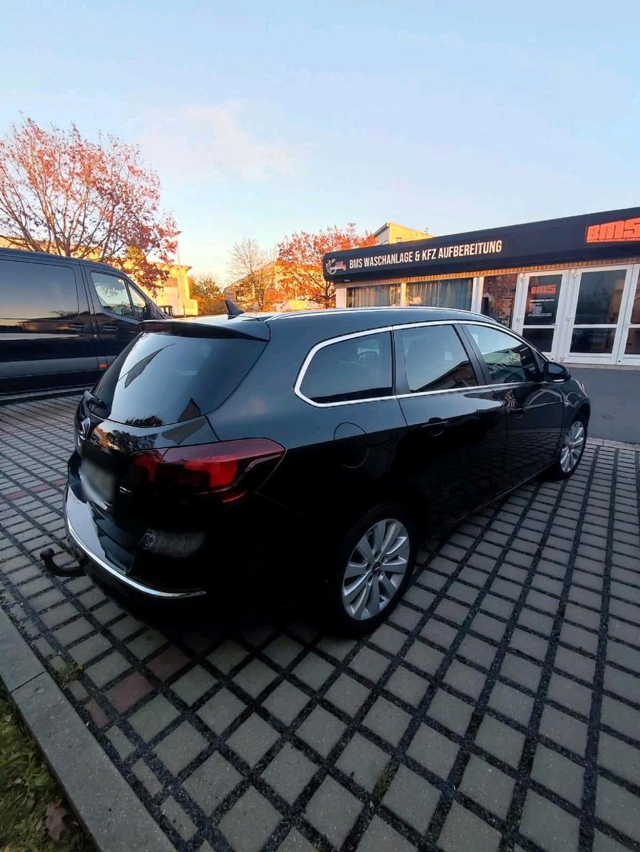 Opel Astra 2014 — photo 10