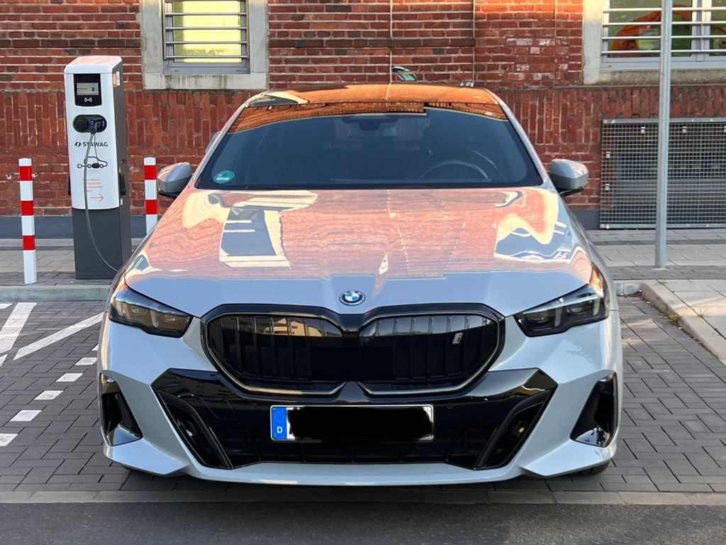 BMW i5