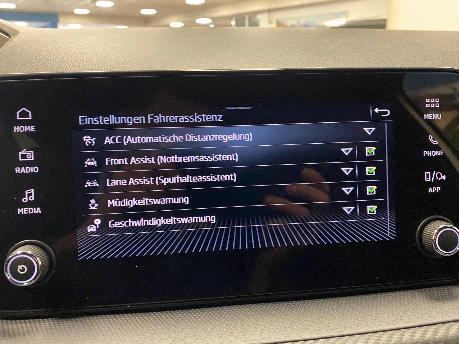 Fahrzeugabbildung SKODA Fabia 1.0l TSI DSG Monte Carlo+2030 GARANTIE+ACC