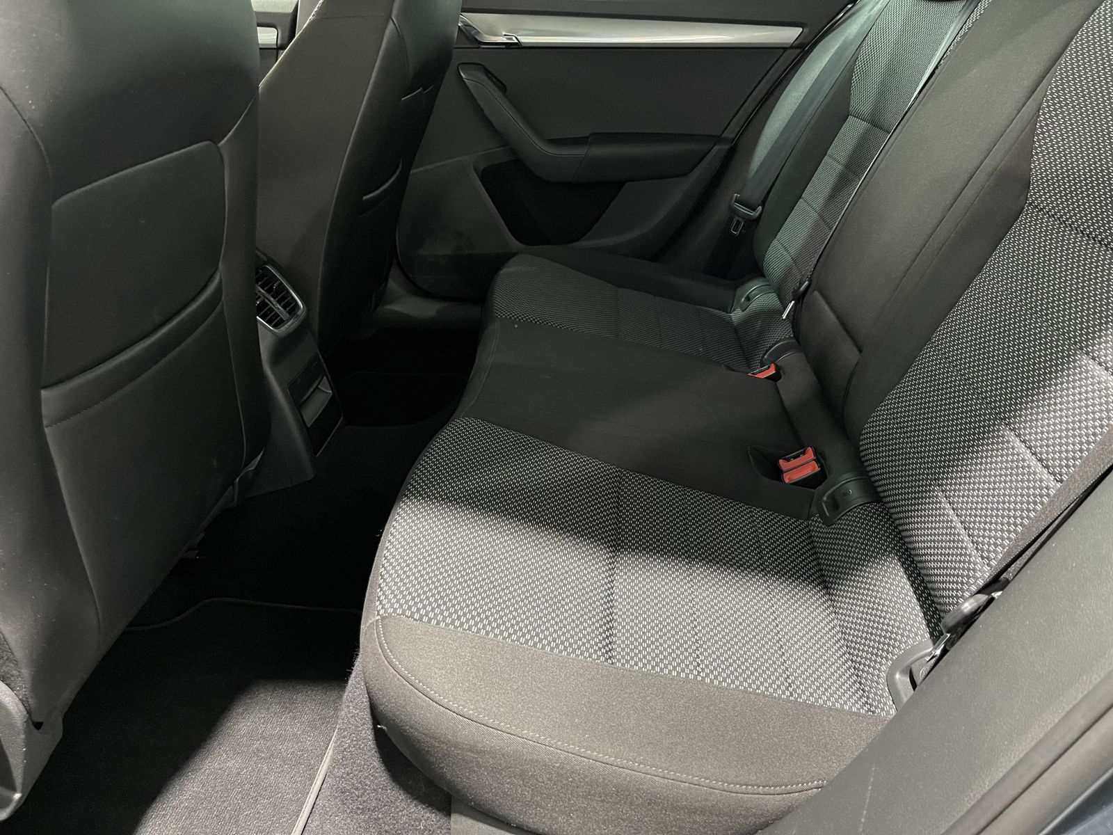 Fahrzeugabbildung SKODA Octavia Ambition 2.0 TDI*Navi*PDC*SHZ*Temp*