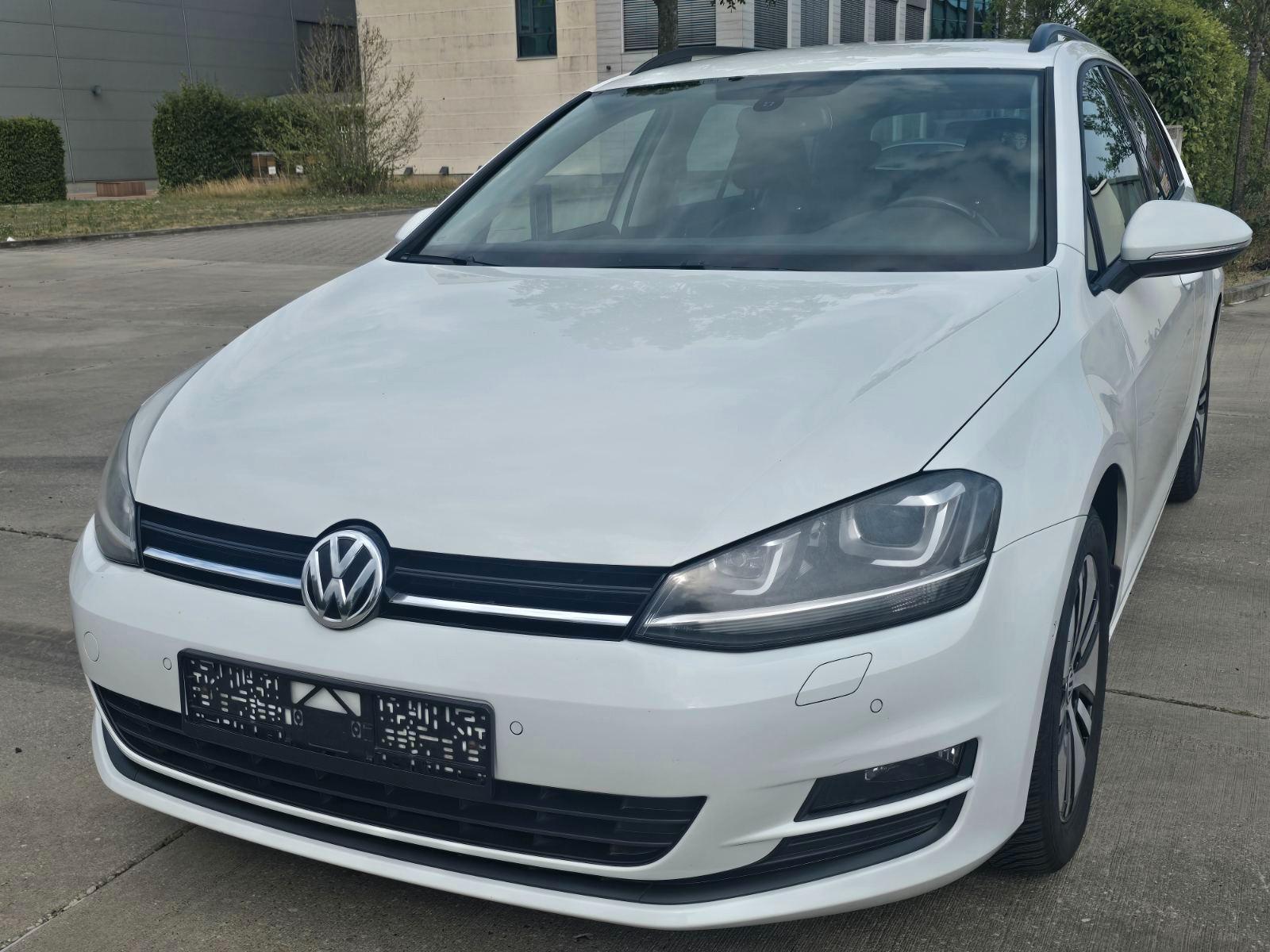 Volkswagen Golf VII Variant *T-Leder*Bi Xenon*Navi*PDC*Tüv*