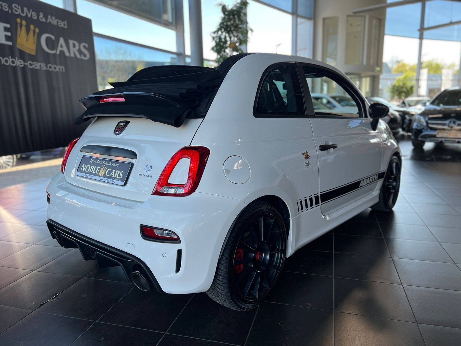 Fahrzeugabbildung Abarth 595C esseesse BEATS XENON NAVI ALU