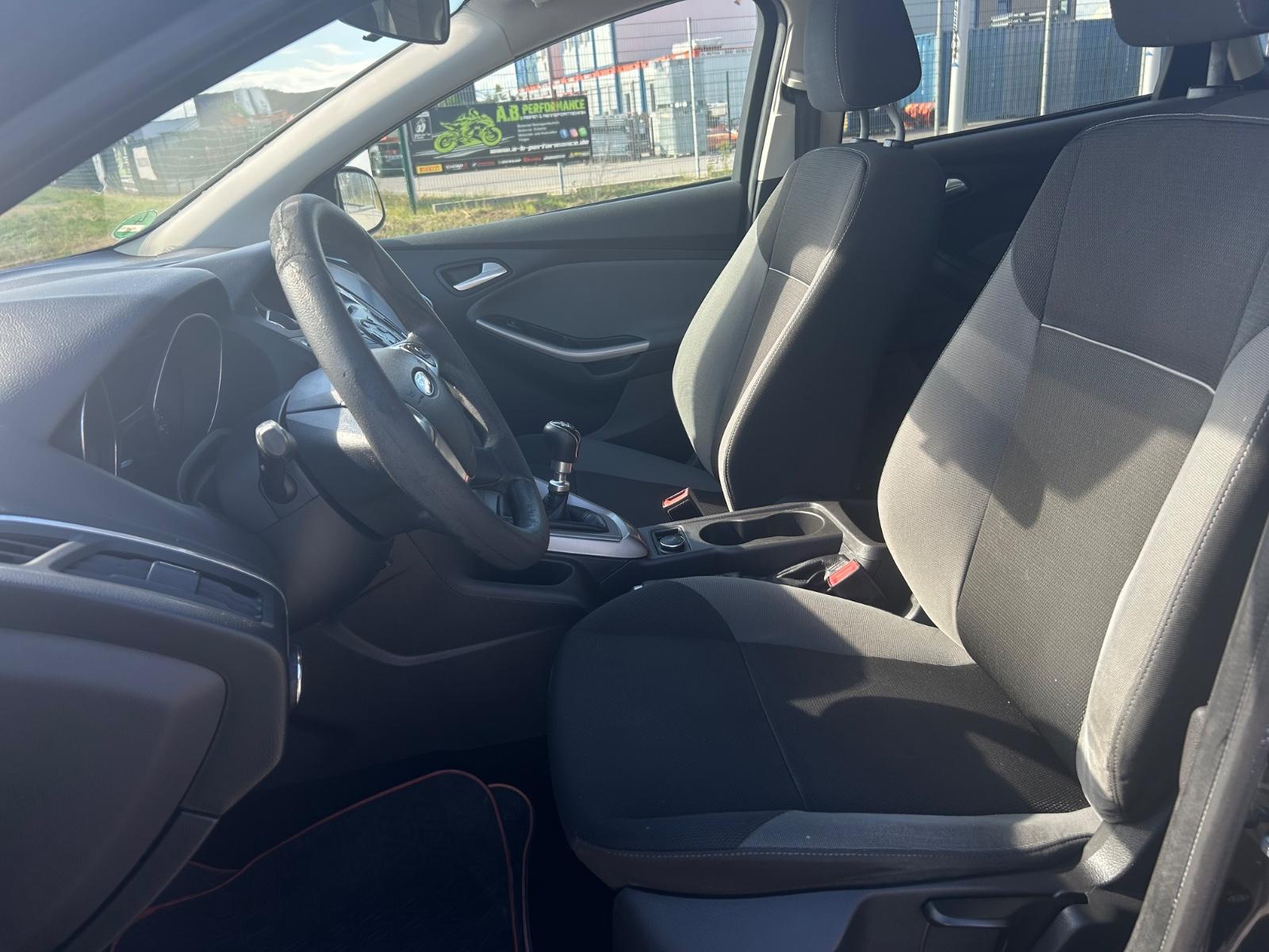 Ford Focus 2013 — photo 10