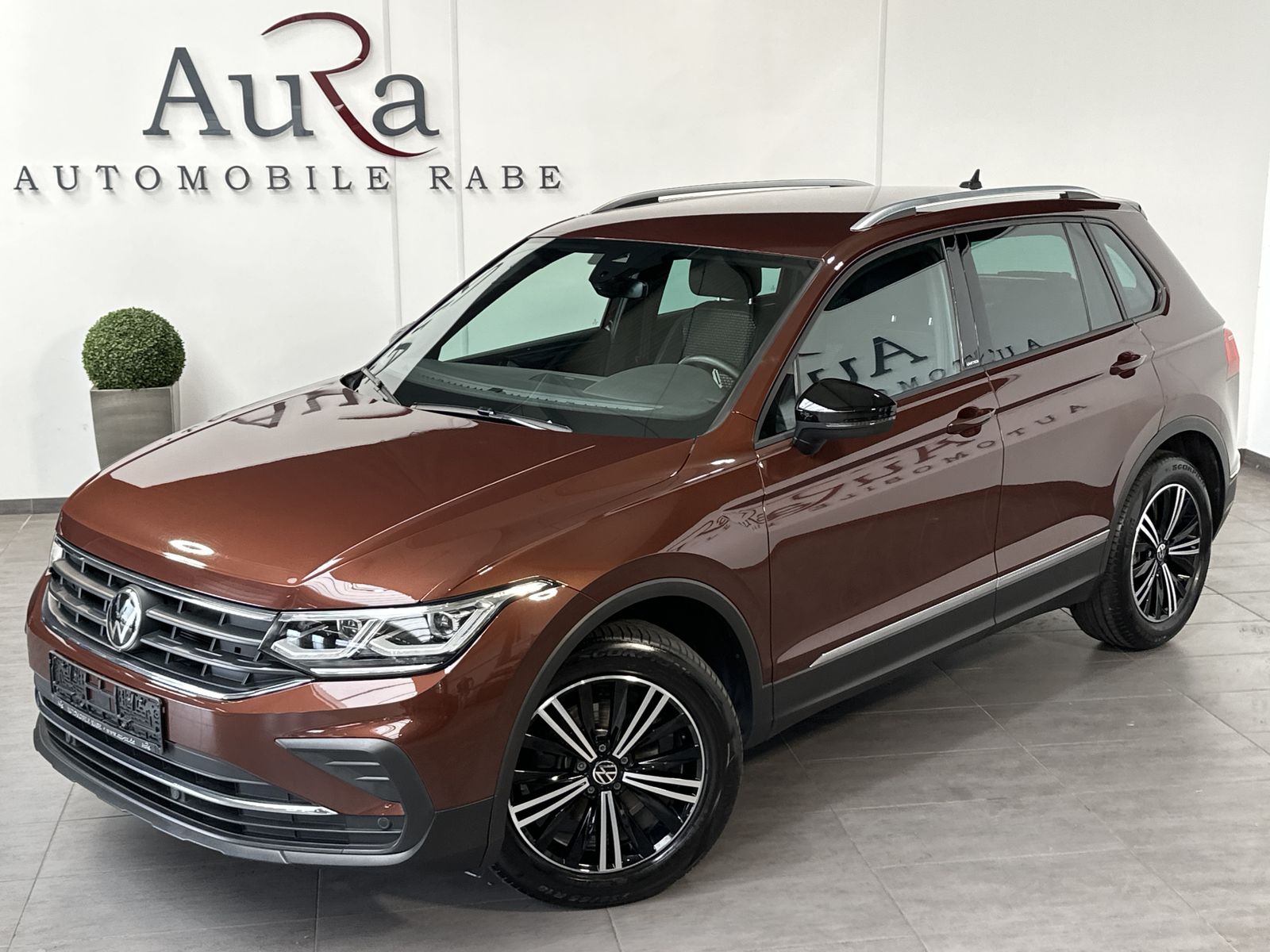 Fahrzeugabbildung Volkswagen Tiguan 2.0 TDI DSG United NAV+LED+ACC+KAM+VCOCK