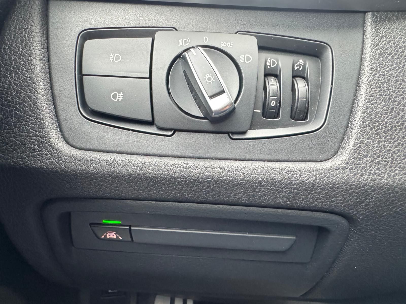 Fahrzeugabbildung BMW 330 3 Touring xDrive M Sport Shadow Line Leder