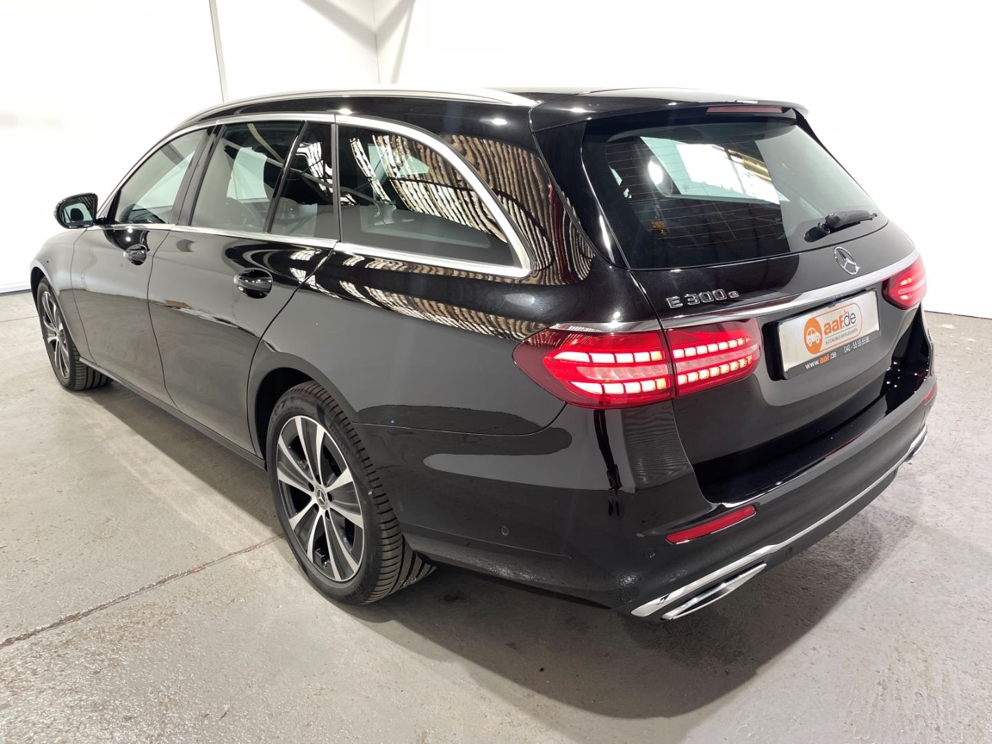 Mercedes-Benz E 300 T e Avantgarde Automatik EU6 LED ACC Navi imagem 2