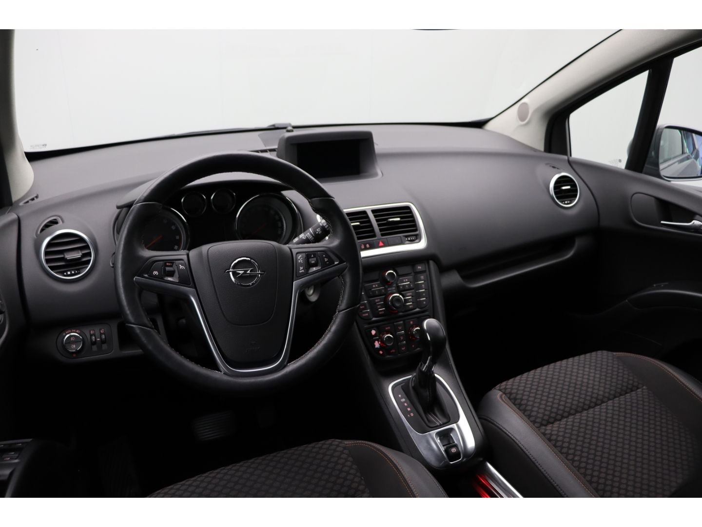 Fahrzeugabbildung Opel Meriva B 1.4 Innovation Kamera AHK 2-Zonen-Klima