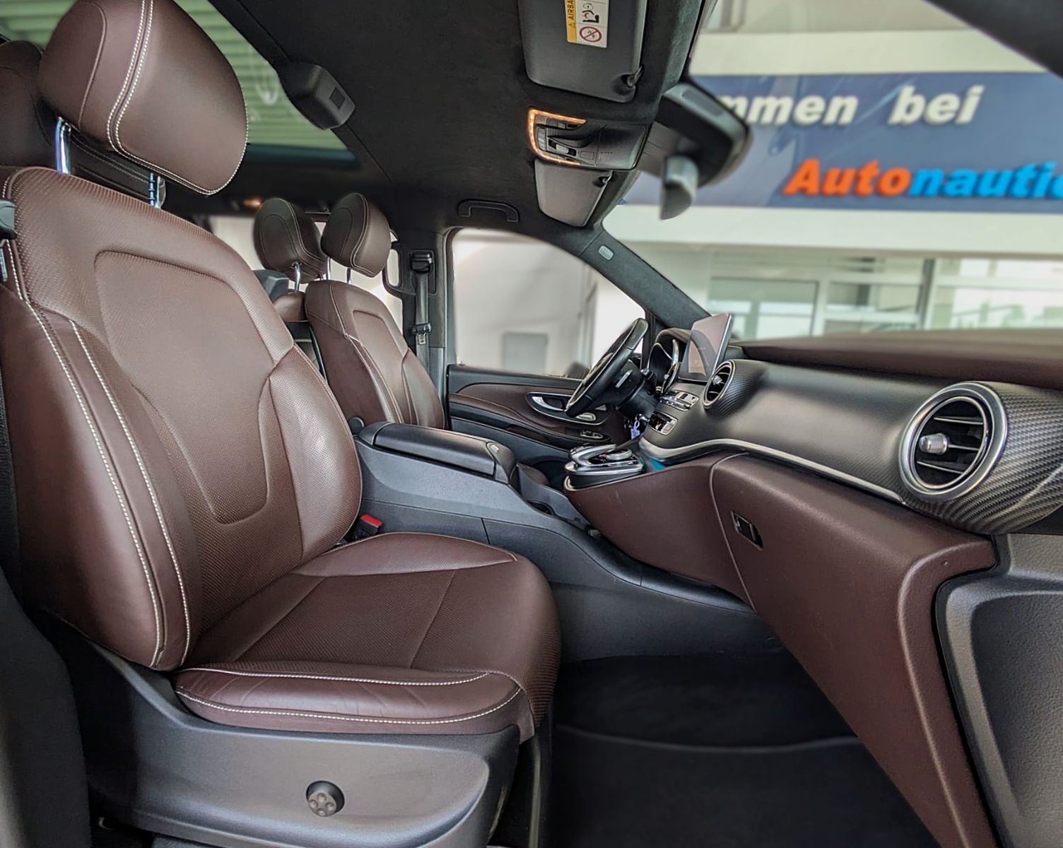 Fahrzeugabbildung Mercedes-Benz V 250d AMG 4M LANG 6 SITZE VIP SHUTTLE MEGAVOLL!