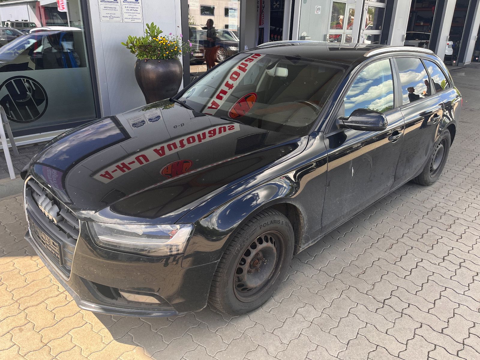 Fahrzeugabbildung Audi A4 Avant Attraction