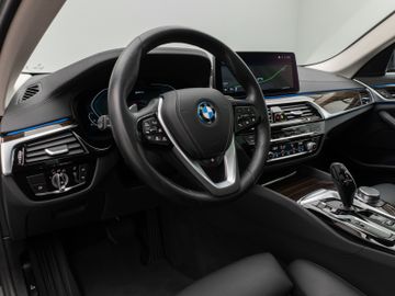 Fahrzeugabbildung BMW 530e xD Tour Luxury Line ACC HUD Pano Laser 360°