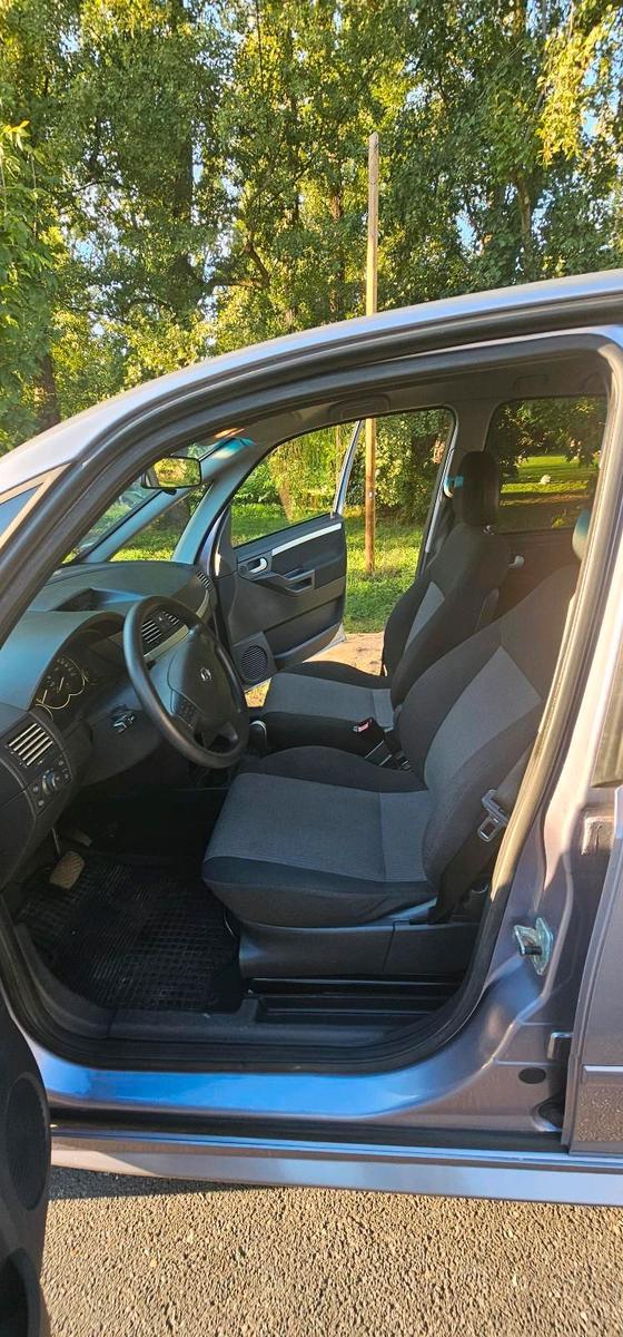 Opel Meriva 2005 — салон