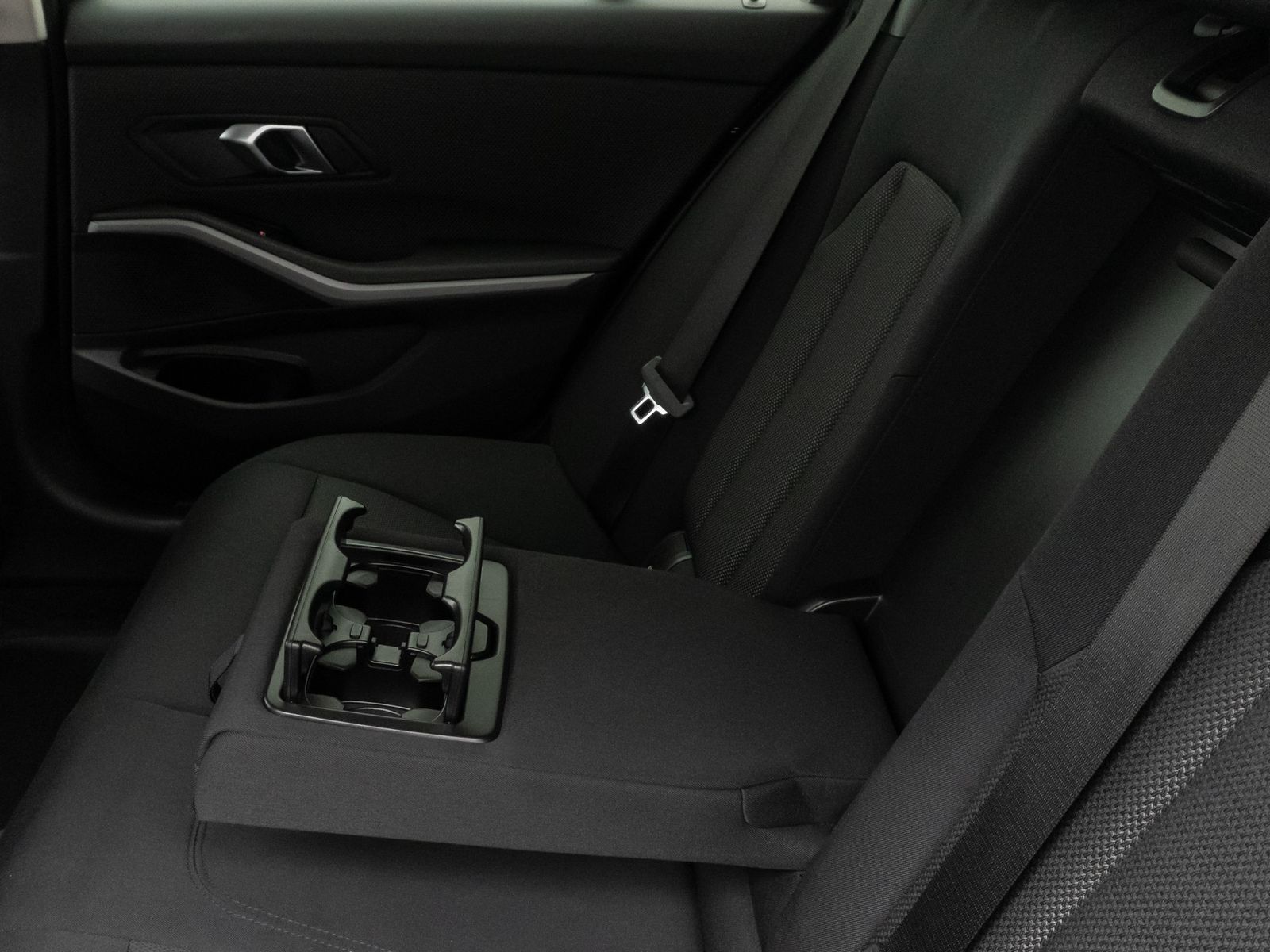 Fahrzeugabbildung BMW 320d CockpitPro PDC GeschwindigReg DAB Sitzhzng