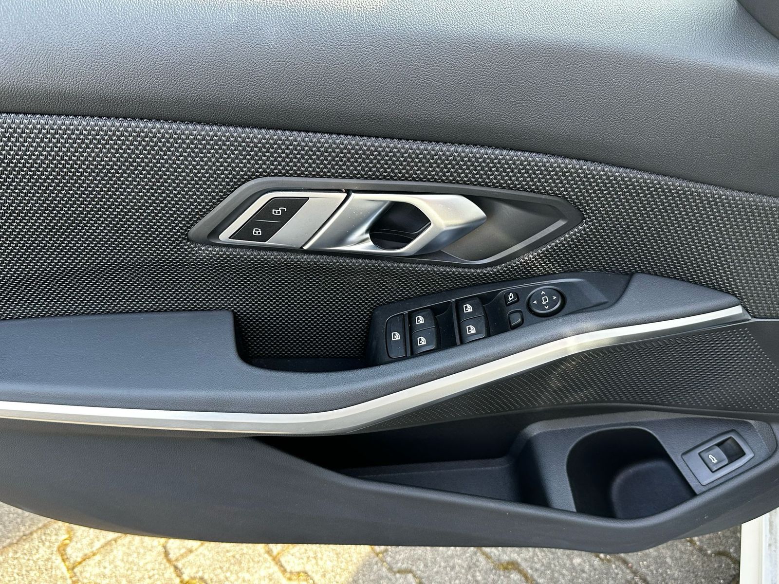 Fahrzeugabbildung BMW 318d Aut Advan Tou VIRTU+PROF+NAVI+SHZ+LED+PDC+M