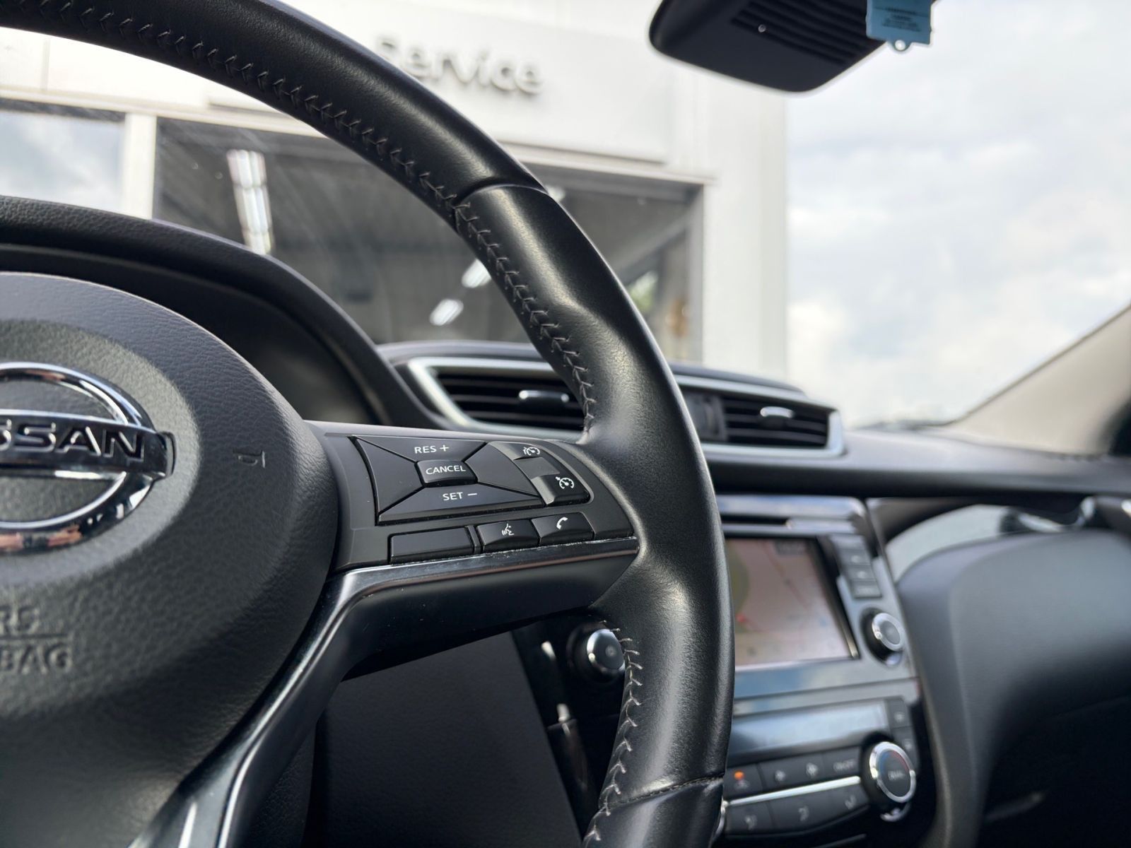 Fahrzeugabbildung Nissan Qashqai 1.3 DIG-T 117 kW N-Connecta*360°Kamera*N