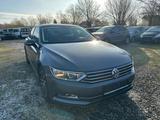 Volkswagen Passat Limousine 2.0 TDI AHK* SHZ* Navi* - Volkswagen Passat aus 2015