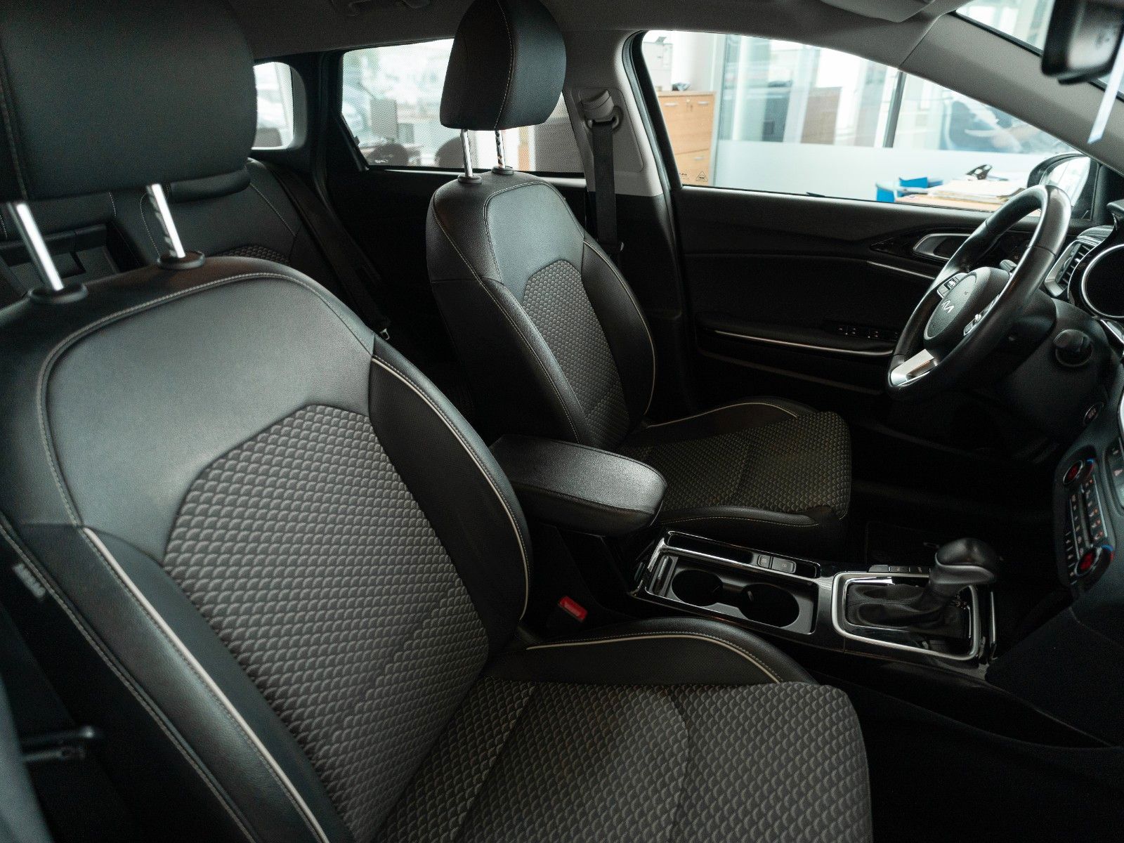 Fahrzeugabbildung Kia cee´d Sportswagon Spirit AUTOM./SITZHZG./KAMERA