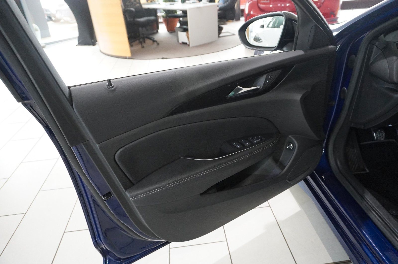Fahrzeugabbildung Opel Insignia B ST 2.0D ULTIMATE NAVI/OPC/KAMERA/HUD