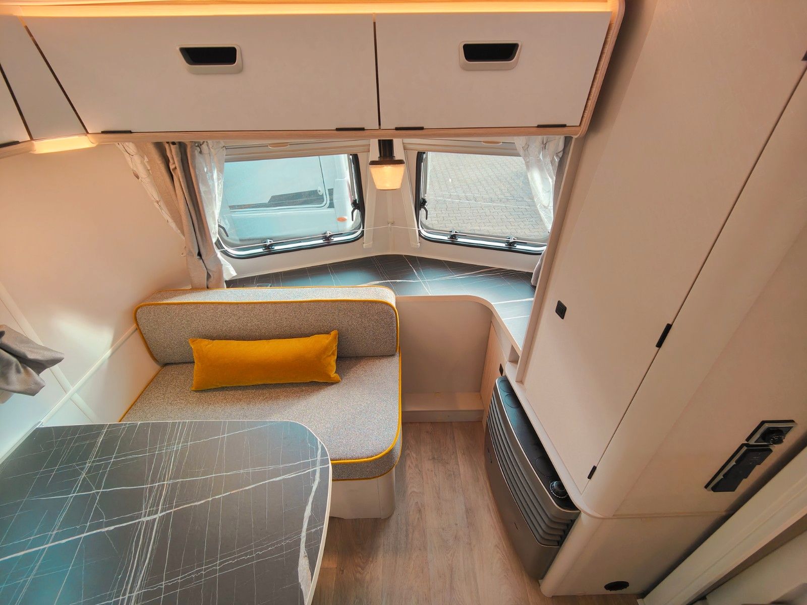 Fahrzeugabbildung HYMER / ERIBA / HYMERCAR Touring 550 Urban - SIE SPAREN 3.704€ !!! -