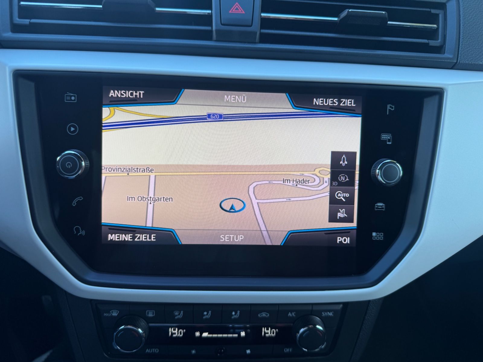Fahrzeugabbildung SEAT Arona Xcellence LED+Navi+ACC+Lane