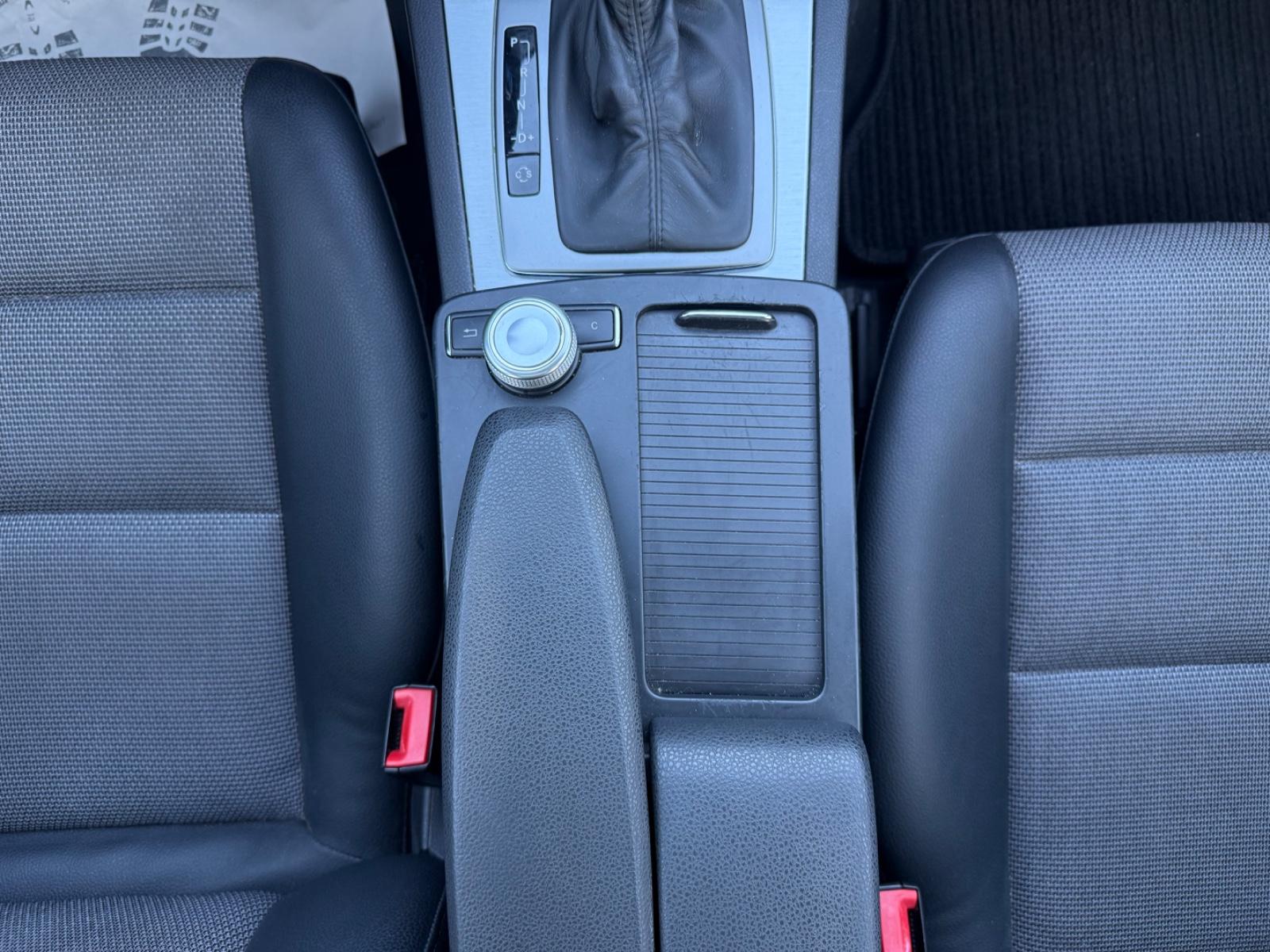 Mercedes-Benz C180 2008 — photo 20