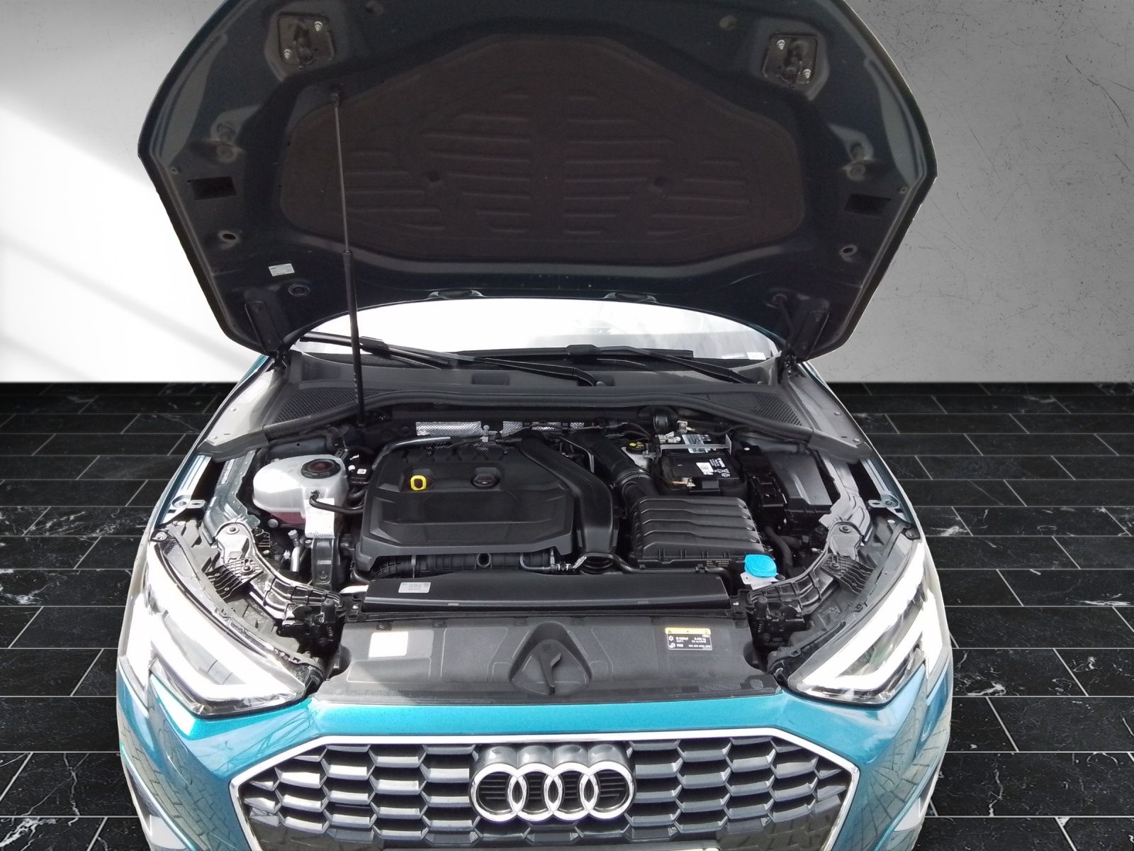 Fahrzeugabbildung Audi A3 Sportback 35 TFSI advanced MATRIX ACC NAVI AV