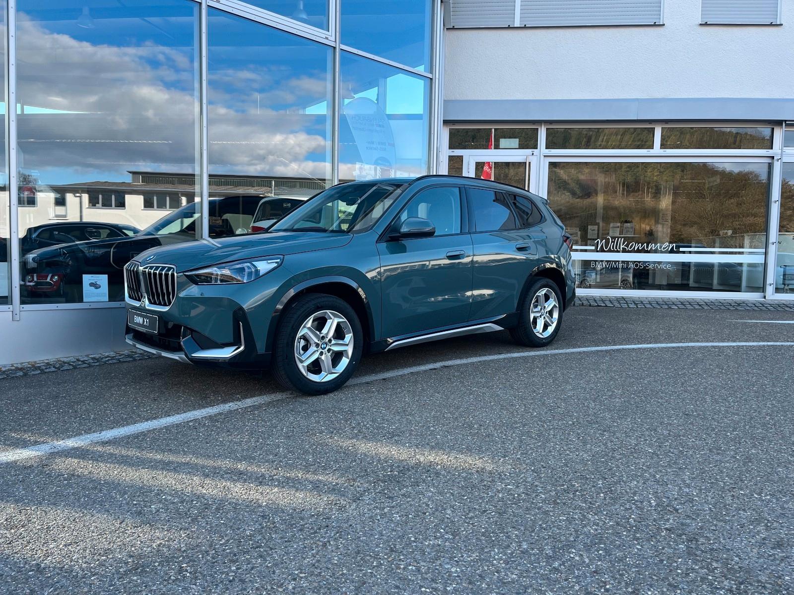 BMW X1 20 i sDrive xLine mit Anhängerkupplung
