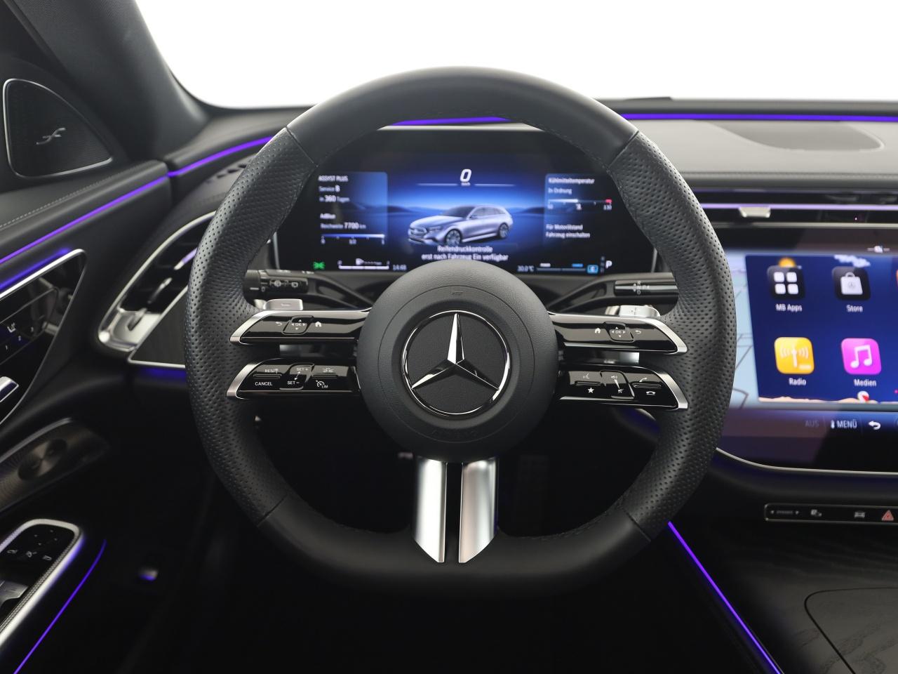 Mercedes-Benz E 220 d T AMG Digital Light Night Burmester MBUX