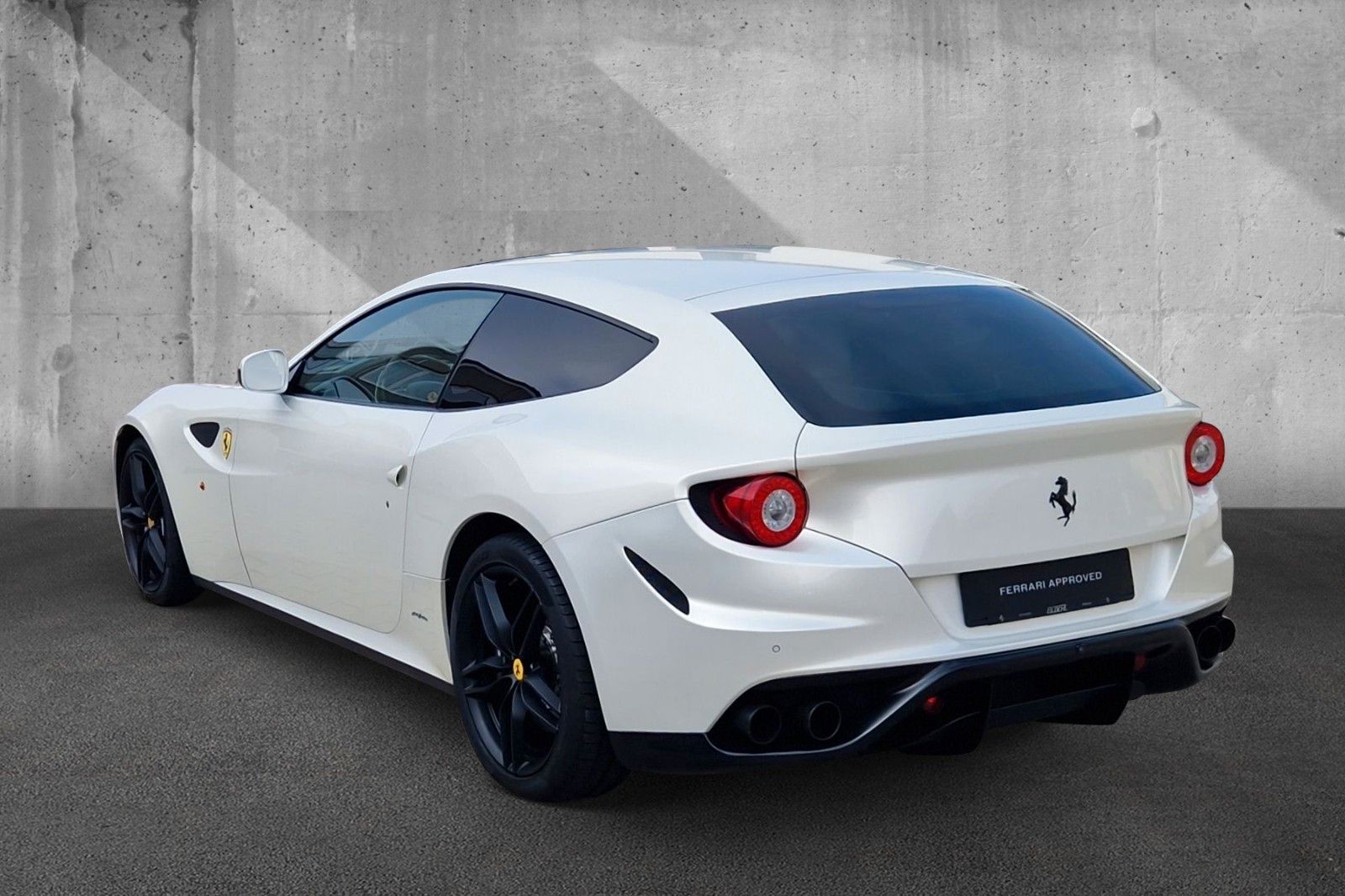 Fahrzeugabbildung Ferrari FF*dt. Auto*Lift*Carbon*Sitzbelüftung*Display*