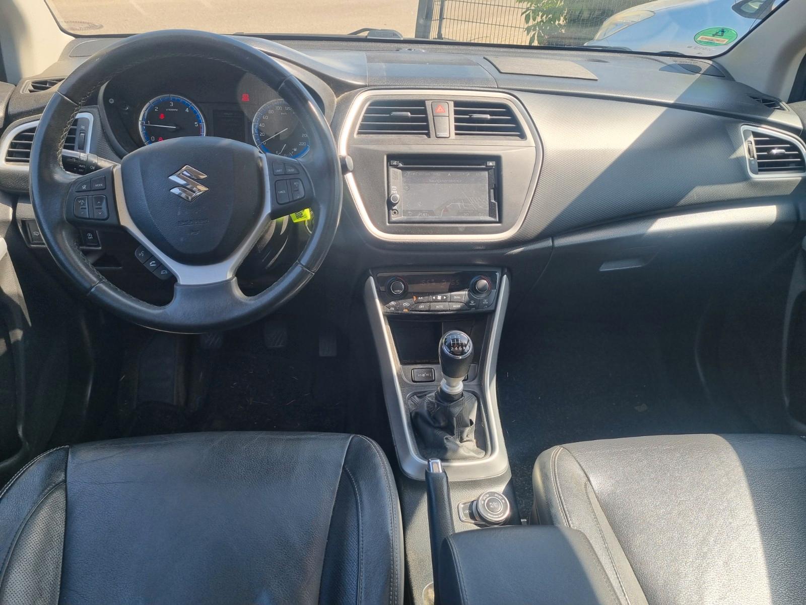 Suzuki (SX4) S-Cross Comfort+ 4x4 Navi Leder Panorama