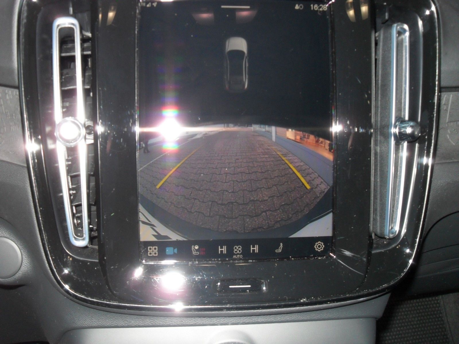 Fahrzeugabbildung Volvo C40 Core Recharge Pure Electric 2WD