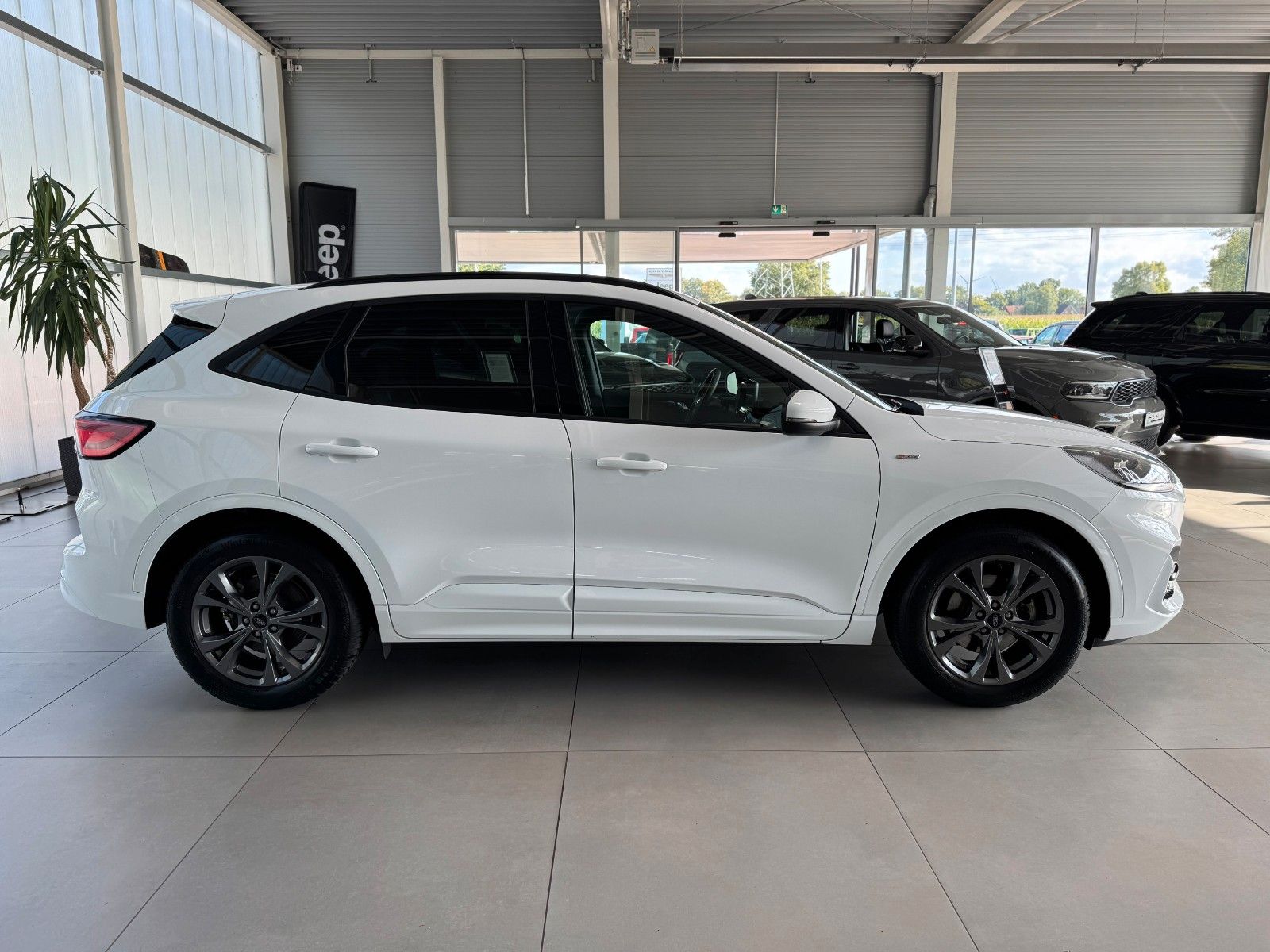 Fahrzeugabbildung Ford Kuga 1.5 ST-Line "Winter-Paket DAB/Navi Kamera"