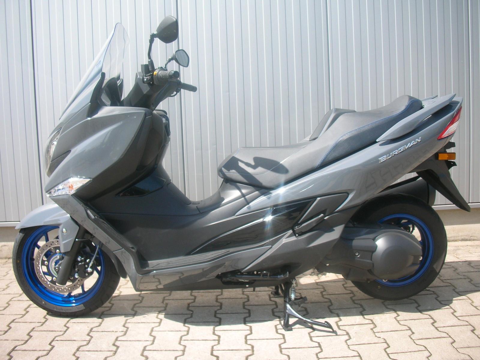 Suzuki BURGMAN 400 WENIG KILOMETER