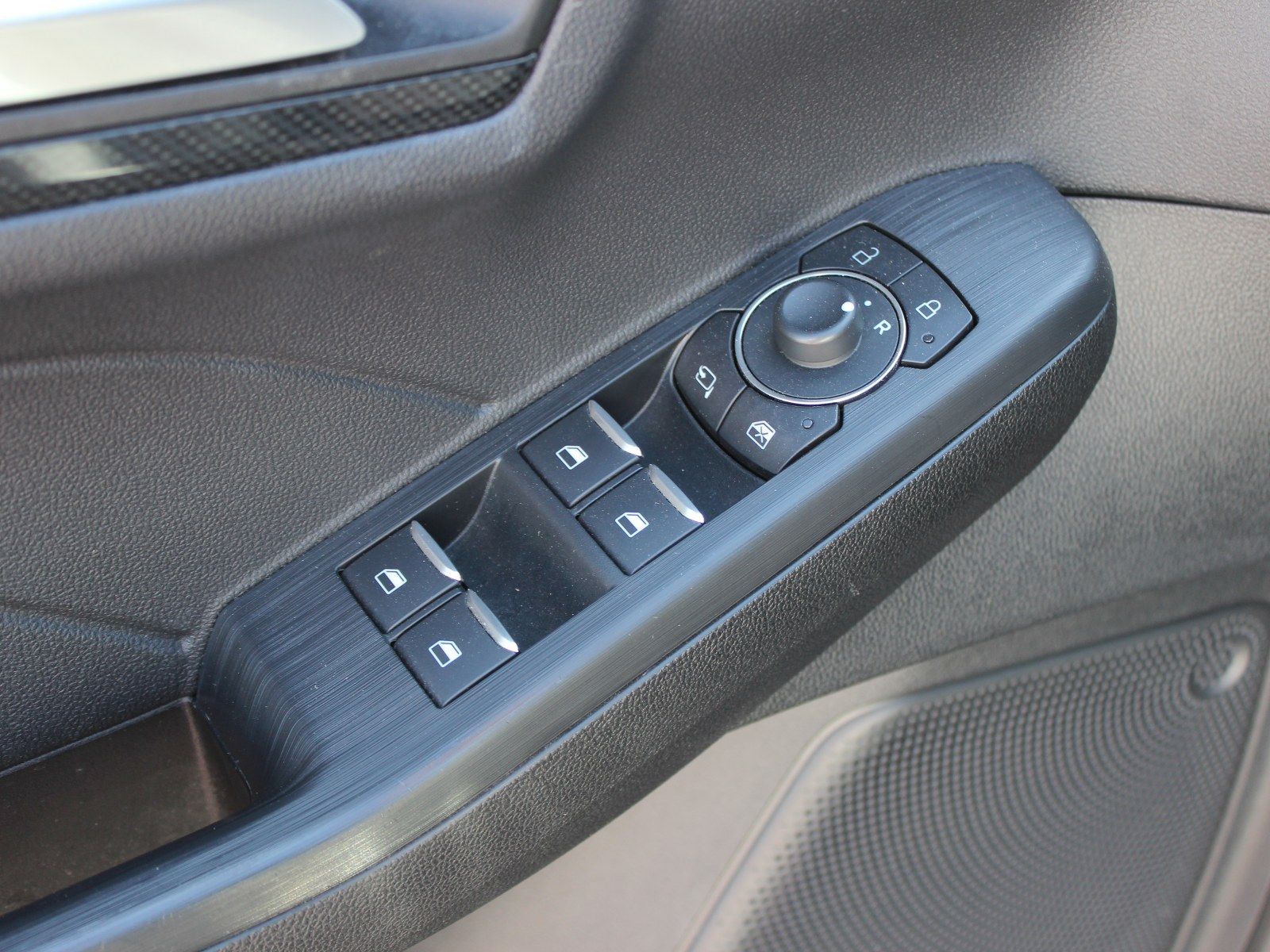 Fahrzeugabbildung Ford Kuga Plug-In Hybrid ST-Line 2,5 Duratec
