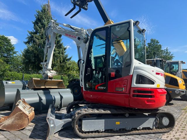 Takeuchi TB 250-2  u. 260