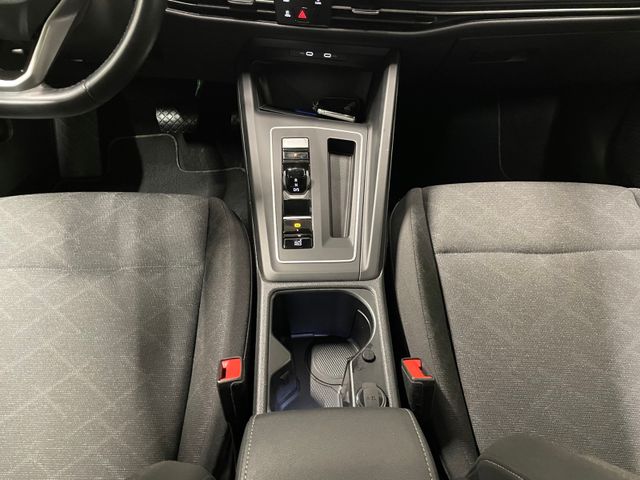 Golf VIII Variant Life 1.0 eTSI DSG RFK NAVI TRA