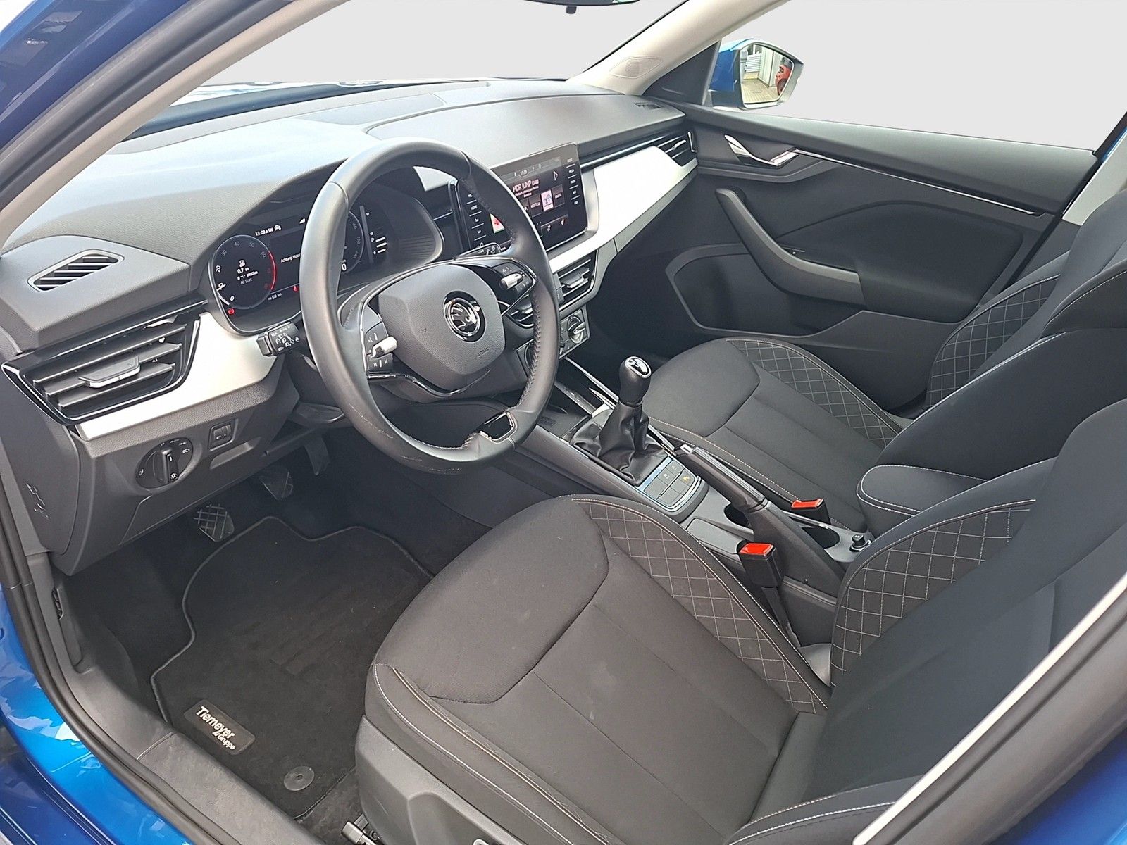 Fahrzeugabbildung SKODA Kamiq TSI Ambition Navi VC GRA PDC SH LM