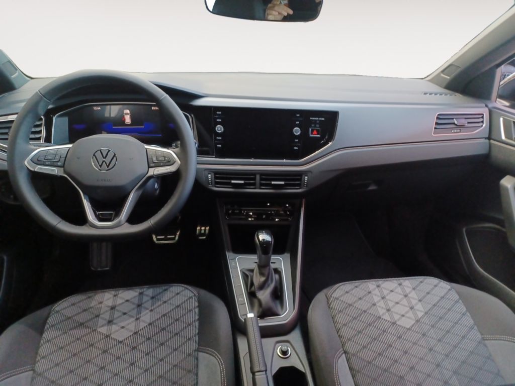 Fahrzeugabbildung Volkswagen Taigo 1.0 TSI DSG R-Line Black Style Navi, AHZV