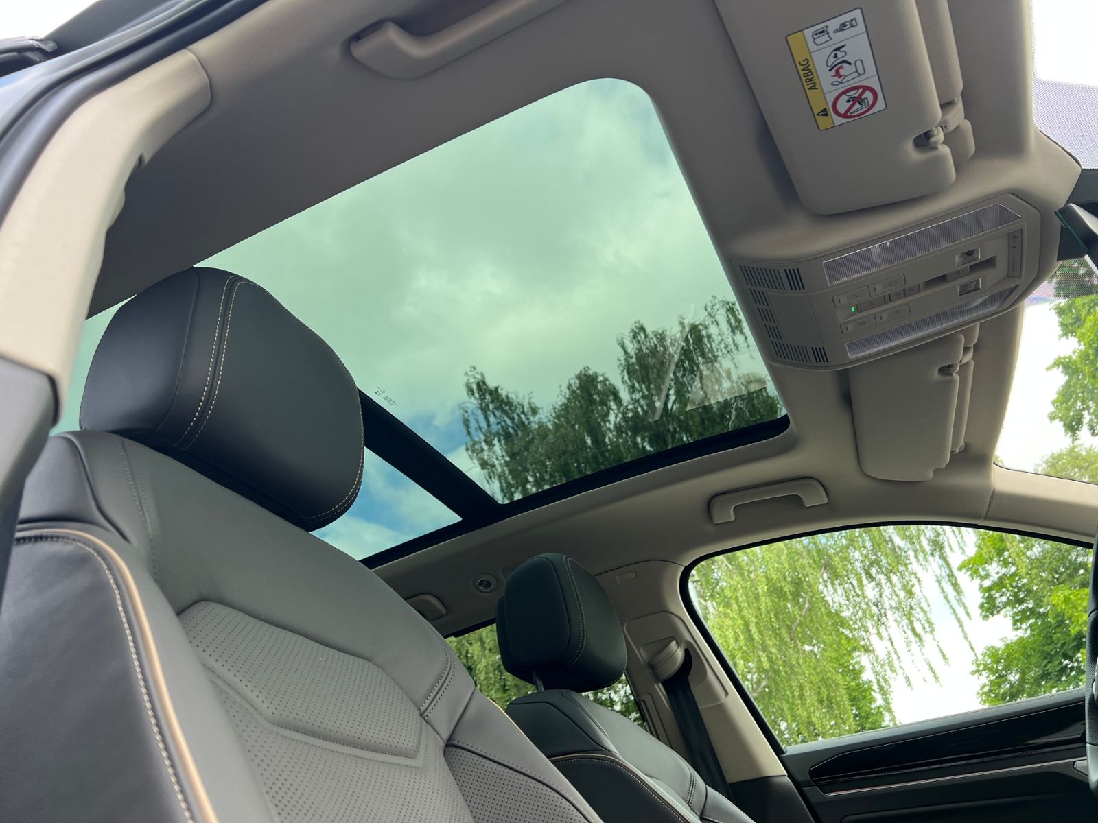 Fahrzeugabbildung Volkswagen Touareg R-Line 3.0 TDI 4MOTION *AHK, BlackStyle,