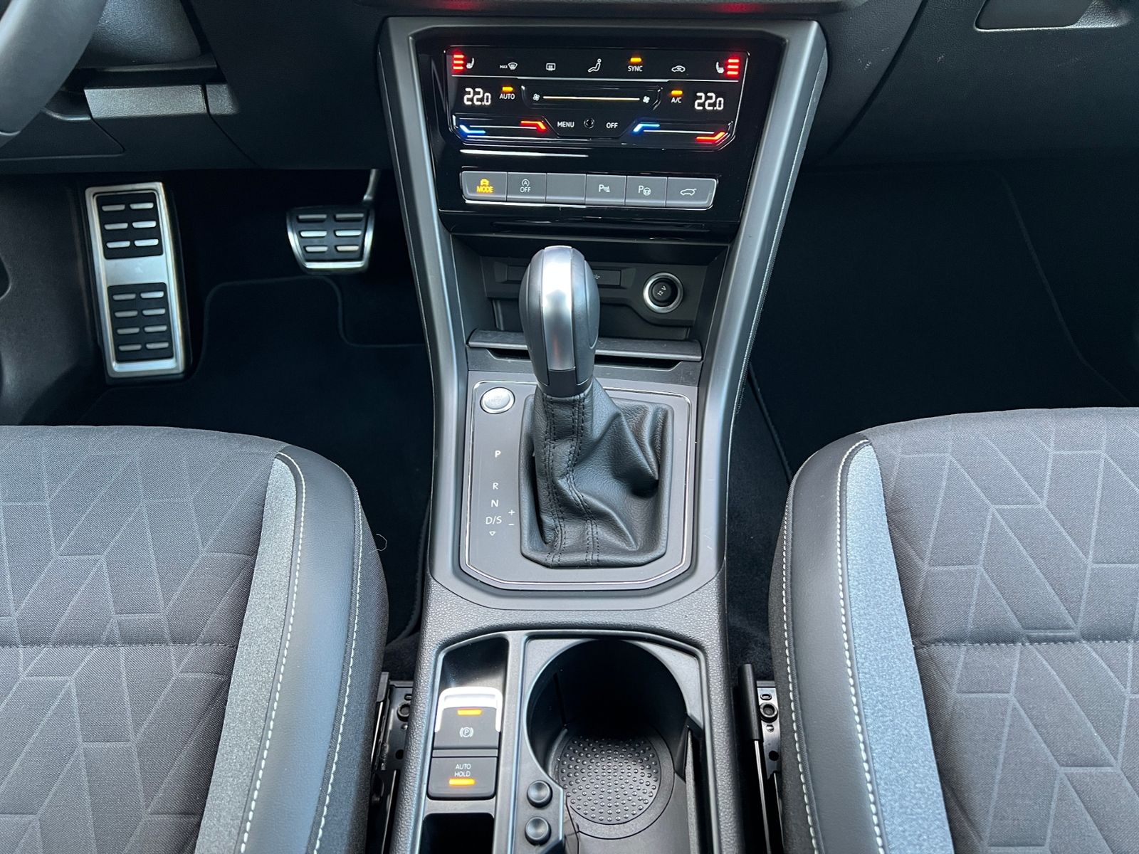 Fahrzeugabbildung Volkswagen Touran Goal 1.5 TSI DSG *AHK, ACC, Kamera, 17''-