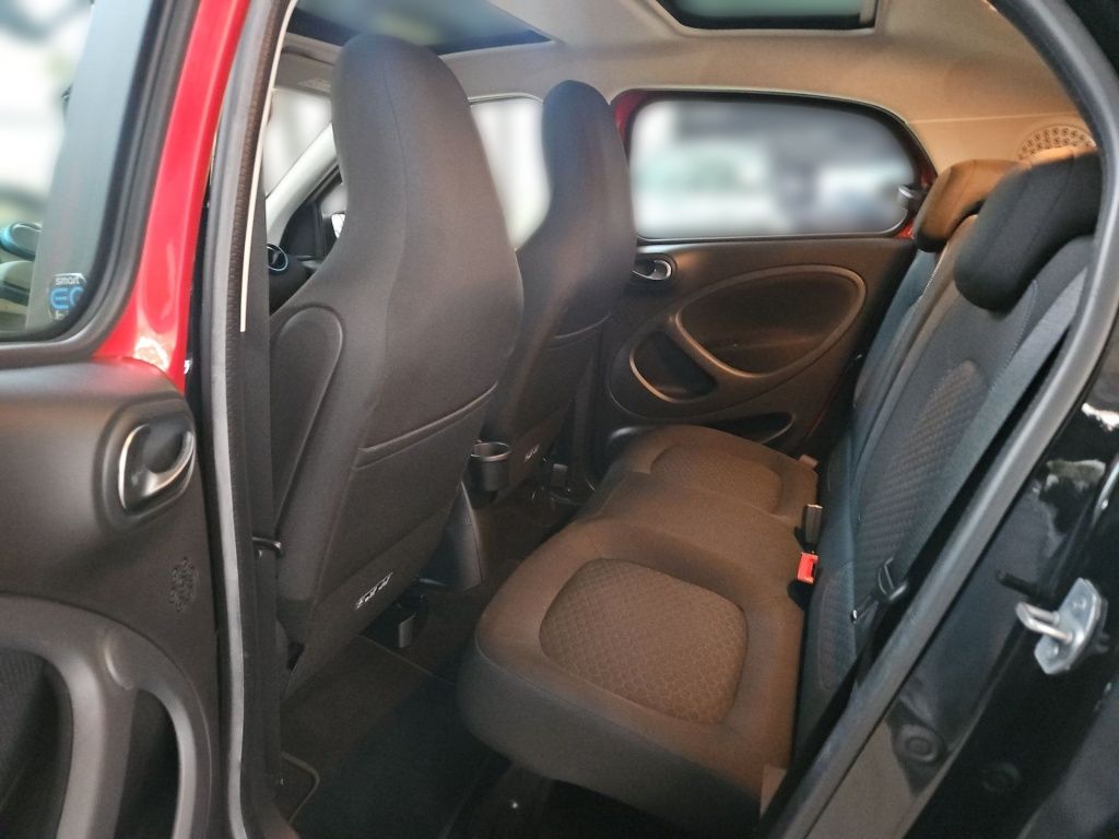 Fahrzeugabbildung Smart EQ forfour Pano LED LM Sitzhzg. DAB Navi Kamera