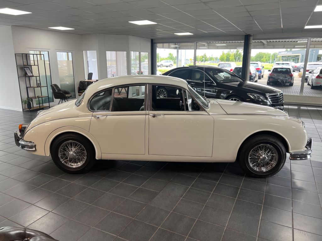 Jaguar MK II