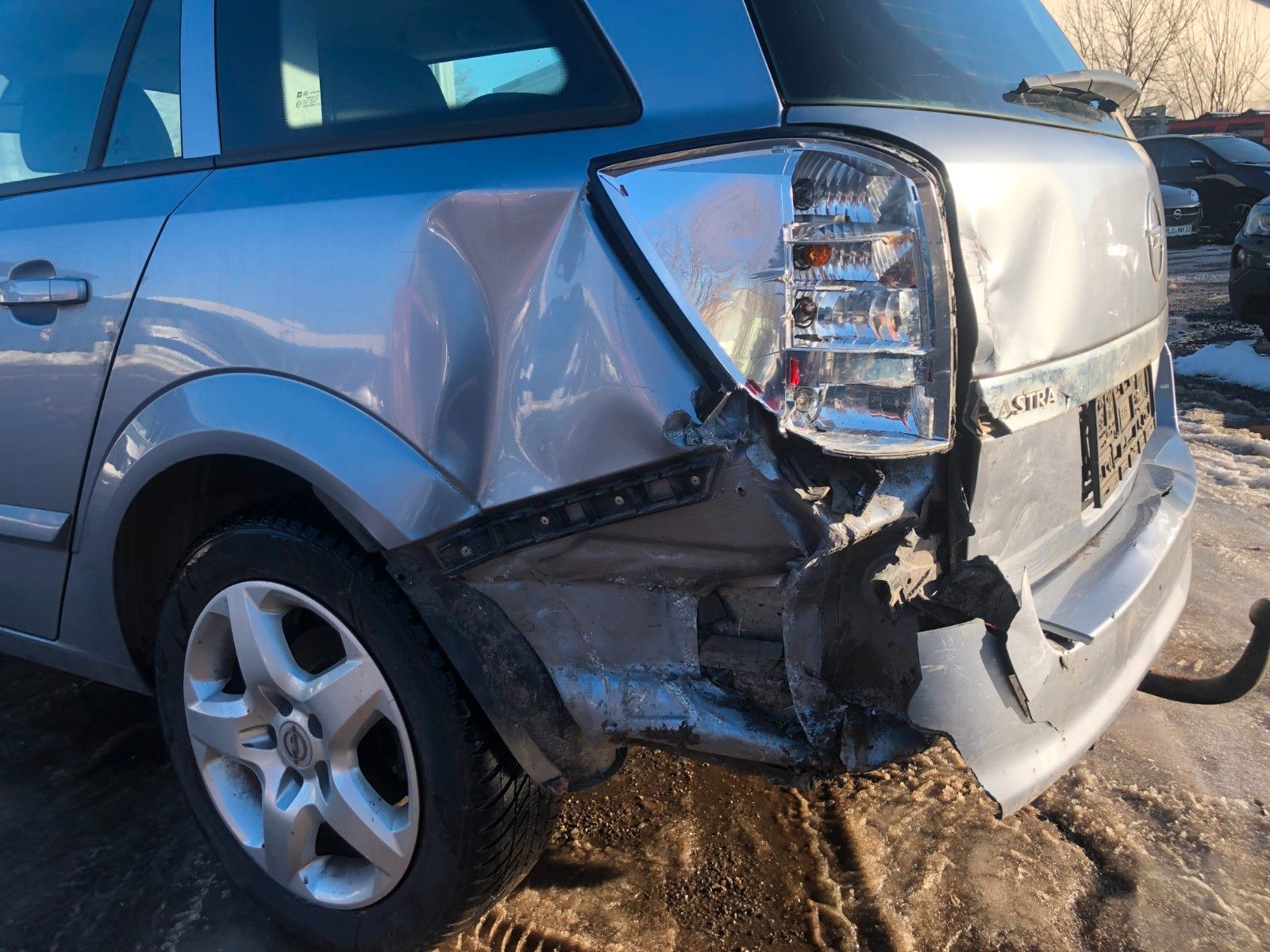 Fahrzeugabbildung Opel Astra H Caravan CATCH ME Heckschaden