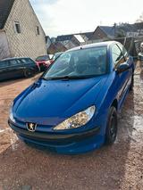 Peugeot 206 // frisch Tüv bis 12.2027 - Peugeot 206 Gebrauchtwagen in Saarbrücken