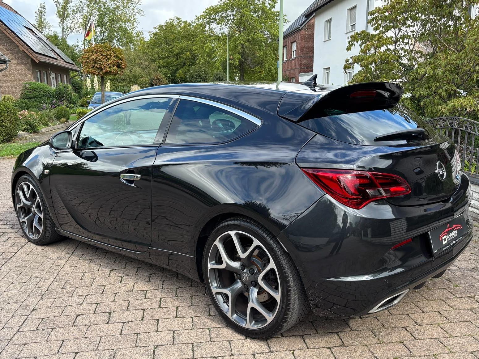 Opel Astra J GTC OPC 2.0 280ch - Carnet entretien - Sièges sport - Régulateur de vitesse - Suspension sport
