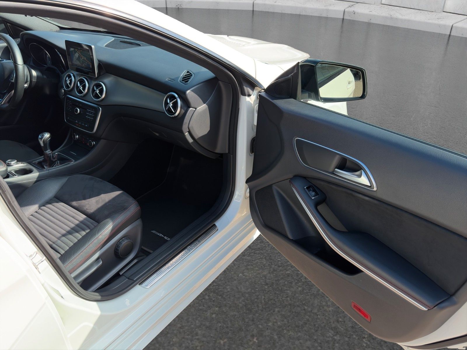 Fahrzeugabbildung Mercedes-Benz CLA 200 AMG Line SB*Night-Paket*Xenon*SHZ*Navi**