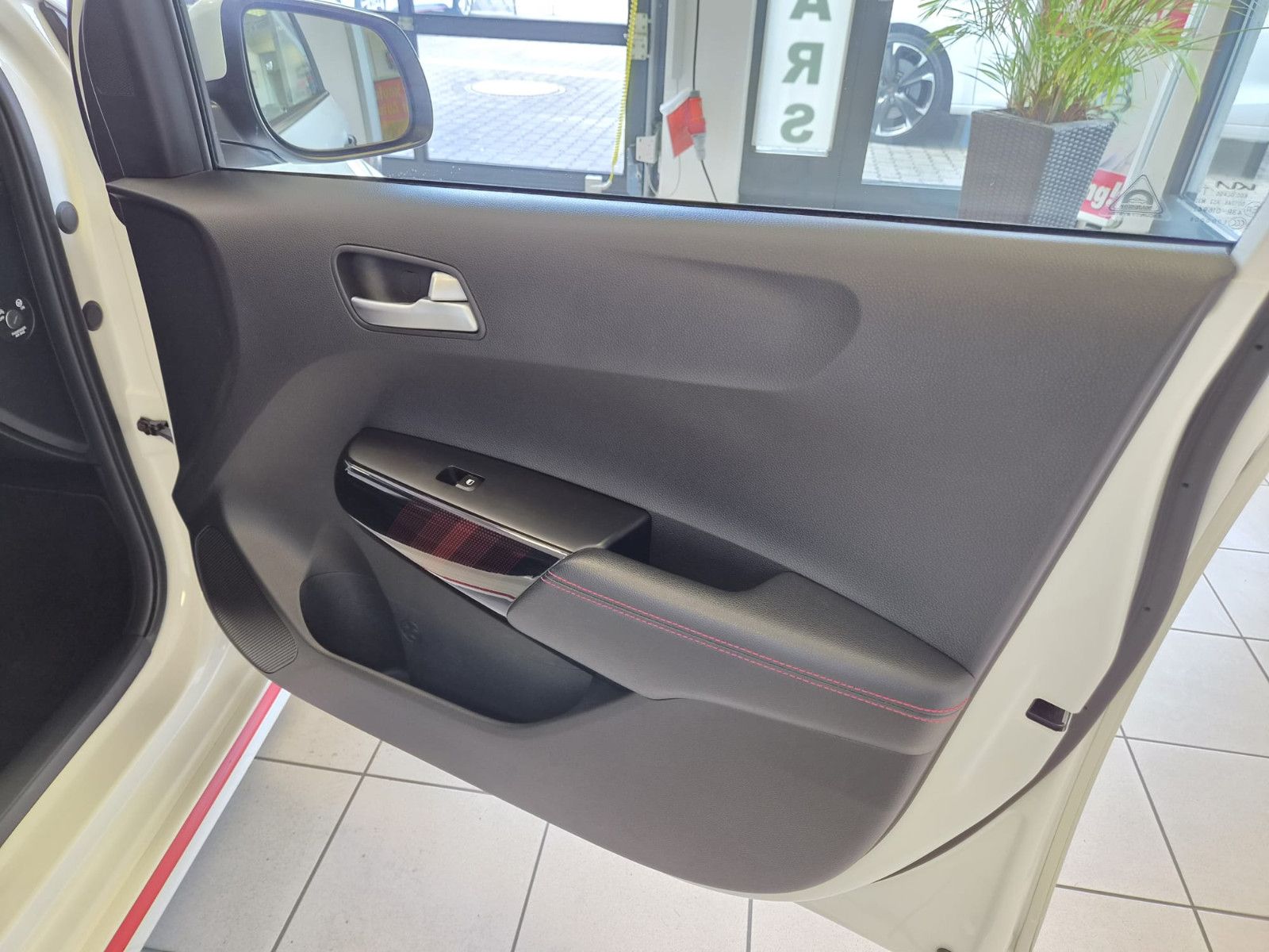 Fahrzeugabbildung Kia Picanto GT-Line / 1. Hand / KAMERA / LEDER