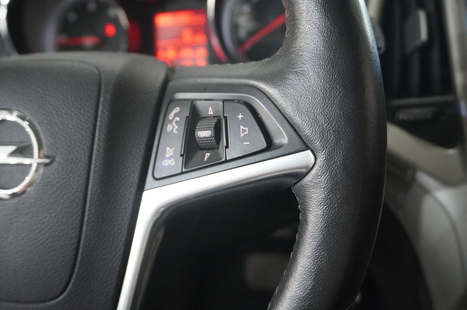 Fahrzeugabbildung Opel Astra J ST  2.0D ACTIVE SPORT/NEBEL/PDC/TEMP.