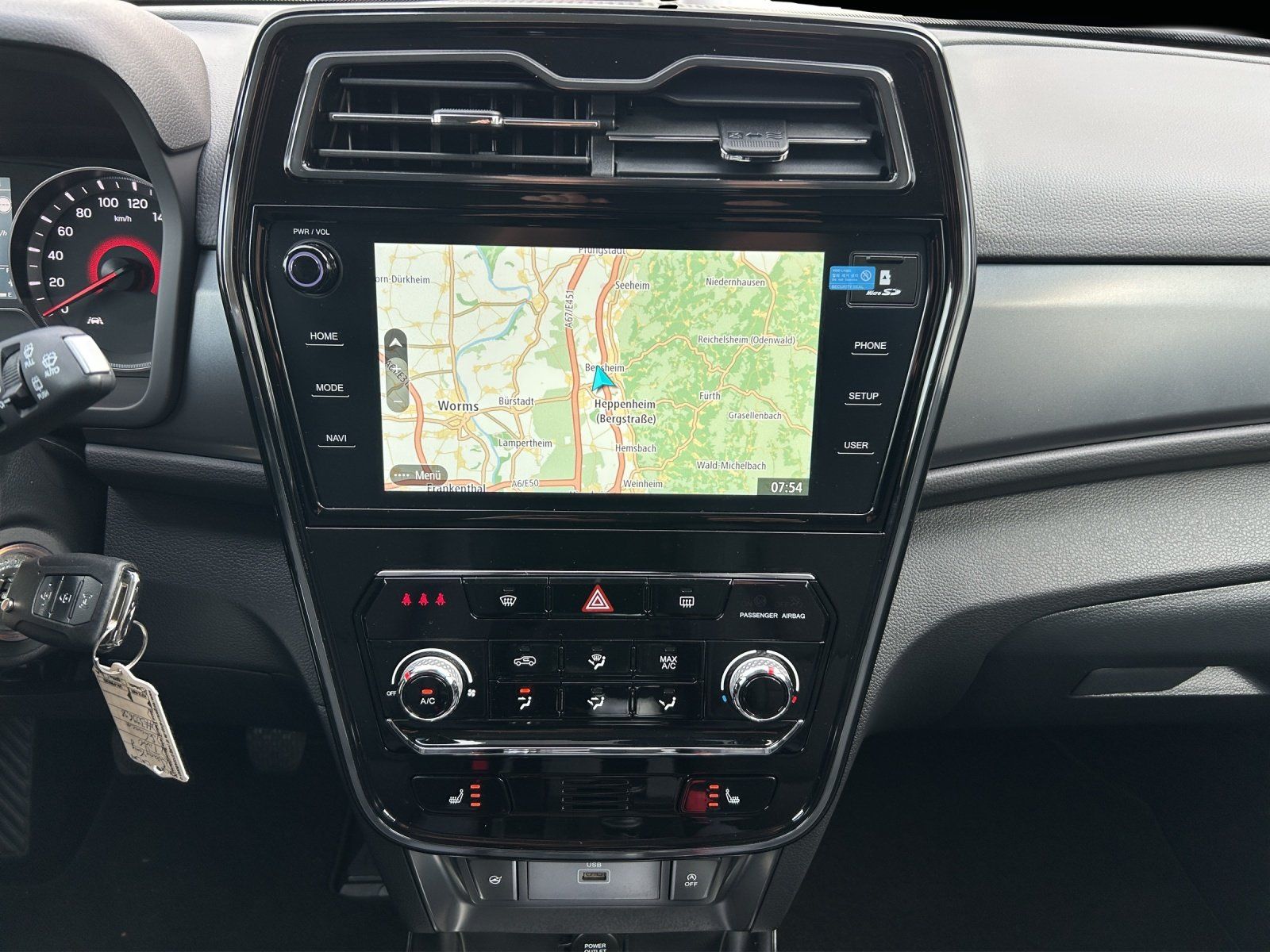 Fahrzeugabbildung Ssangyong Tivoli Fizz 1.5 T-GDI KAMERA/SHZ/NAVI/TEMPOMAT/